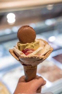 Gül şeklinde dondurmalar, bulanık arkaplanlı dondurmalar..