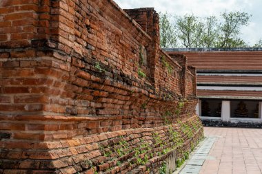 Wat Phutthaisawan 'daki Brick üssü. Tayland 'ın Phra Nakhon Si Ayutthaya ilindeki tarihi bir Tayland Budist tapınağı. Ayutthaya Tarihi Parkının bir parçasıdır.
