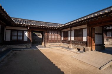 Changdeokgung Sarayı 'ndaki geleneksel Kore binası. Joseon hanedanlığının kralları tarafından inşa edilen beş büyük saraydan biridir.