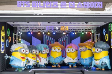 Seul, Güney Kore - 2 Ağustos 2024: DDP 'de Despicable Me 4 açılışı, Dongdaemun Tasarım Plaza, BTS