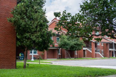 Seul, Güney Kore - 14 Temmuz 2022: Yongsan Parkı, eski ABD askeri üssü yeşil park ve kamusal alan haline geldi