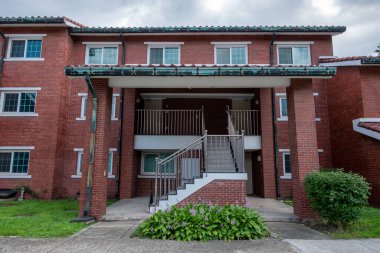 Seul, Güney Kore - 14 Temmuz 2022: Yongsan Parkı, eski ABD askeri üssü yeşil park ve kamusal alan haline geldi