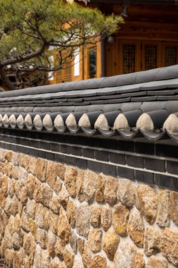 Kore 'nin geleneksel taş duvar sınırı Eunpyeong Hanok Köyü, Seul, Güney Kore