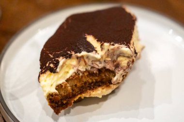 Tiramisu restoranda servis yapıyordu.