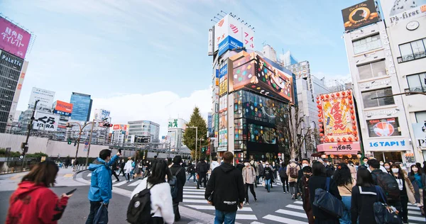 Tokyo Japan Dec 2022 Crowded People Walk Cross Road Car — Stock Photo, Image