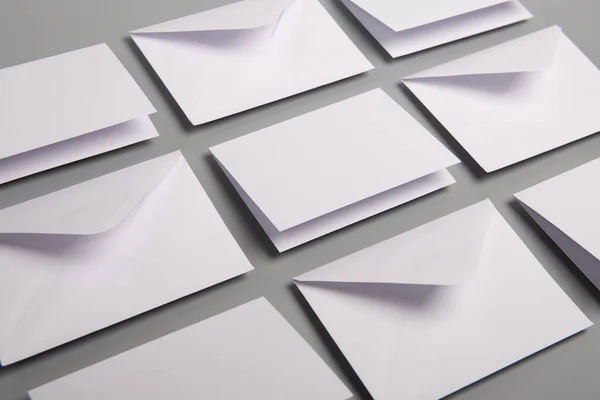 Prázdné Bílé Karty Šablonou Obálky — Stock fotografie