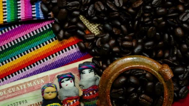 Granos Café Arpillera Con Muñecas Mayas Preocupación Dinero Textiles Hechos — Vídeos de Stock