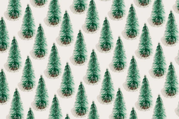 Minimální Novoroční Zimní Prázdninové Složení Bezproblémové Vzor Zelených Vánočních Stromků — Stock fotografie