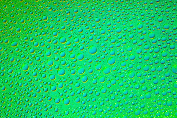 Esthetische Waterdruppels Een Groene Gele Regenboog Achtergrond Holografische Zachte Pastelkleuren — Stockfoto