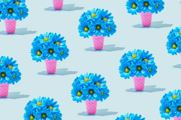Rosa Glass Kon Med Bukett Pastellblå Blommor Vår Sommar Blommig — Stockfoto