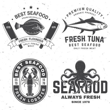 En iyi deniz ürünleri rozetleri seti. Taze ıstakoz, ahtapot, alaska dil balığı ya da ton balığı. Vektör çizimi. Deniz ürünleri amblemi, tabela, yama, gömlek, menü restoranları, balık pazarları, ıstakoz satan dükkanlar için
