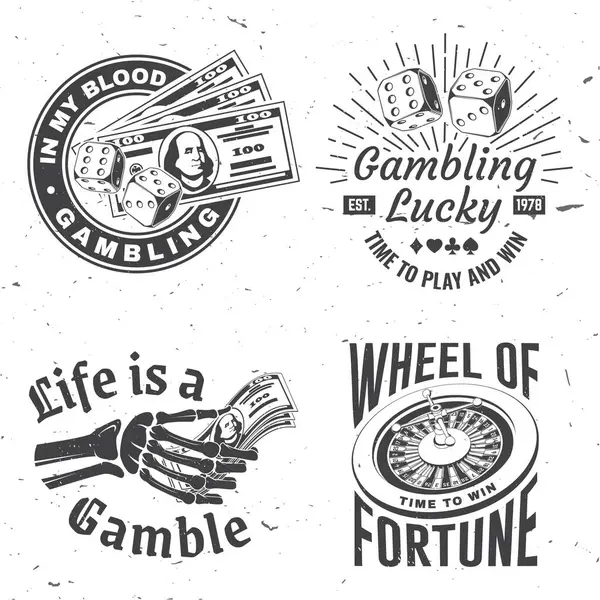赌博老式印刷品 徽章设计与命运之轮 两盘骰子和骷髅手握美元轮廓 命运之轮 两把骰子和骷髅手拿着一美元赌博 — 图库矢量图片