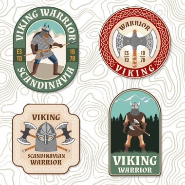 Viking savaşçı logoları, rozetler, çıkartmalar. Vektör çizimi. Amblem, etiket ve yama için. Çapraz savaş kılıcı ve baltası olan miğferli bir Viking yama tasarımı..