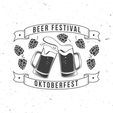 Oktoberfest logosu ya da rozet tasarımı. Vektör. Maltlı bira bardağı.