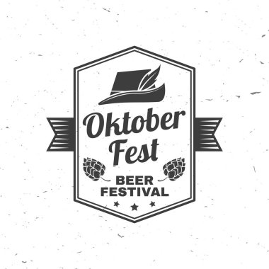 Oktoberfest logosu ya da rozet tasarımı. Vektör. Geleneksel Alman şapkası ve maltı. Klasik tipografik tasarım