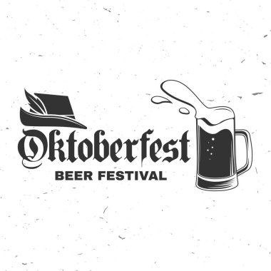 Oktoberfest logosu ya da rozet tasarımı. Vektör. Bira kupalı geleneksel Alman şapkası.