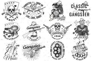 Gangster kulübü rozet tasarımı. Vektör. Klasik monokrom etiketi, çıkartma, gangster, makineli tüfek, kaplan gangster, kafatası siluetleri