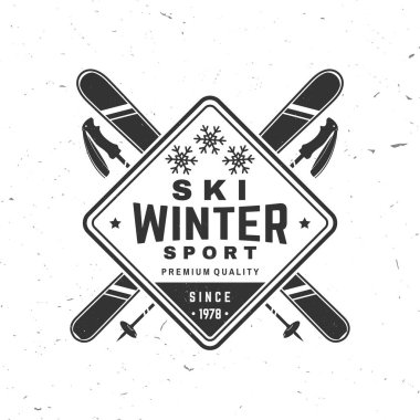 Kayak kış sporu. Vector Kayak Kulübü eski rozeti. Gömlek, baskı, mühür ya da pul için kayak, kayak sopası. Aile tatili, etkinlik ya da seyahat. Logo tasarımı için yamalar.