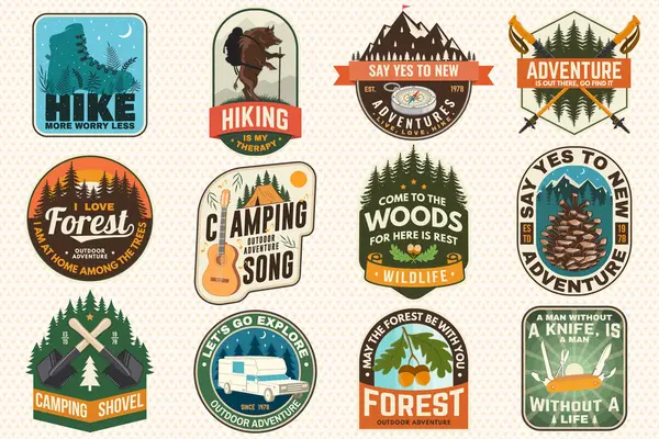Poster, yama ve kamptan alıntılar için ekstrem macera eserleri. Vektör. Gömlek, logo, baskı, pul ya da tişört konsepti. Yaz kampı.