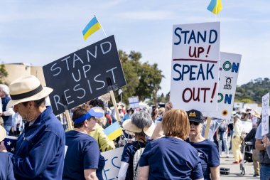 San Rafael California 'daki Marin Center' da Bölünmez Protesto 