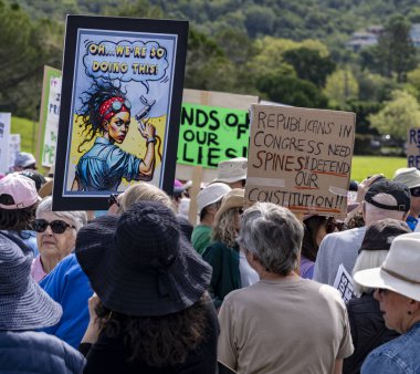 San Rafael California 'daki Marin Center' da Bölünmez Protesto 