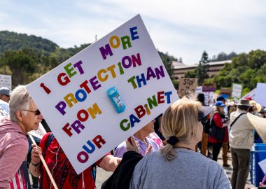 San Rafael California 'daki Marin Center' da Bölünmez Protesto 