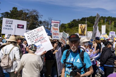 San Rafael California 'daki Marin Center' da Bölünmez Protesto 