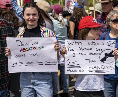 San Rafael California 'daki Marin Center' da Bölünmez Protesto 
