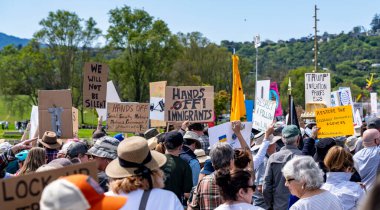 San Rafael California 'daki Marin Center' da Bölünmez Protesto 