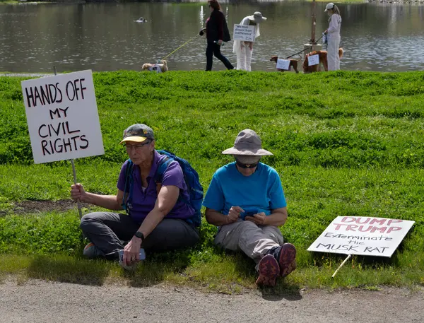 San Rafael California 'daki Marin Center' da Bölünmez Protesto 
