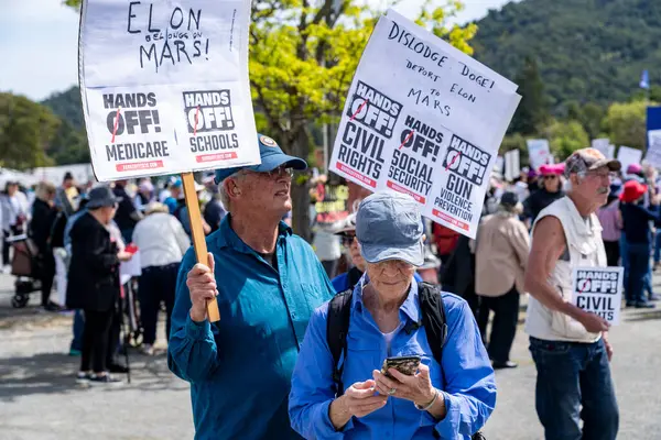 San Rafael California 'daki Marin Center' da Bölünmez Protesto 