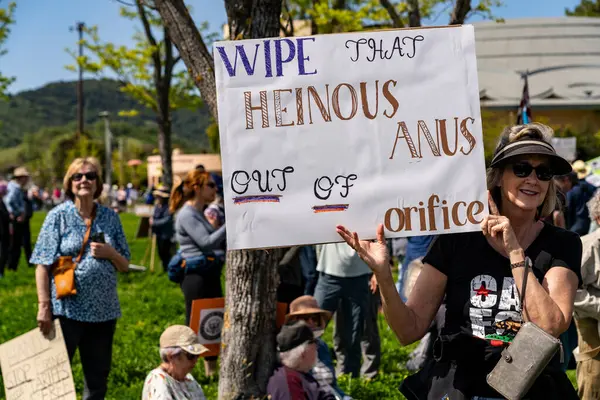 San Rafael California 'daki Marin Center' da Bölünmez Protesto 