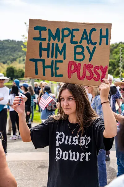 San Rafael California 'daki Marin Center' da Bölünmez Protesto 