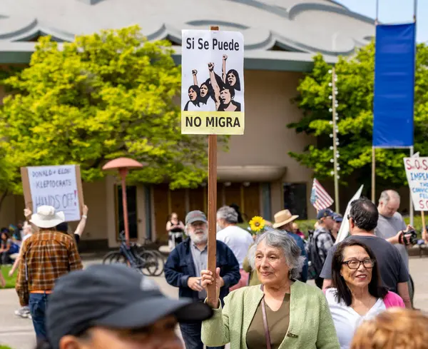 San Rafael California 'daki Marin Center' da Bölünmez Protesto 