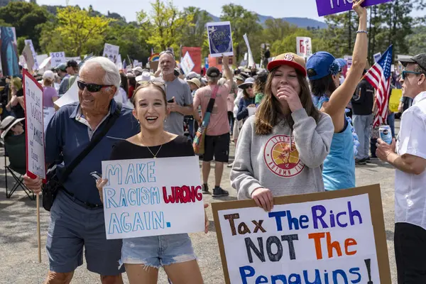 San Rafael California 'daki Marin Center' da Bölünmez Protesto 