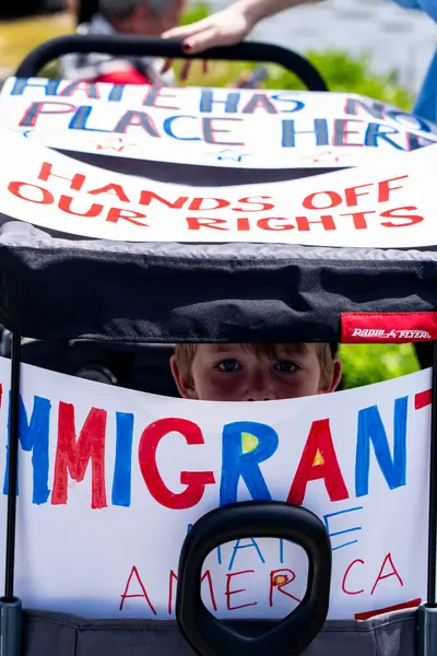 San Rafael California 'daki Marin Center' da Bölünmez Protesto 