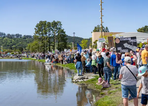 San Rafael California 'daki Marin Center' da Bölünmez Protesto 