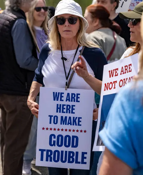San Rafael California 'daki Marin Center' da Bölünmez Protesto 