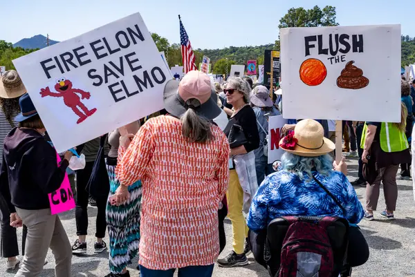 San Rafael California 'daki Marin Center' da Bölünmez Protesto 