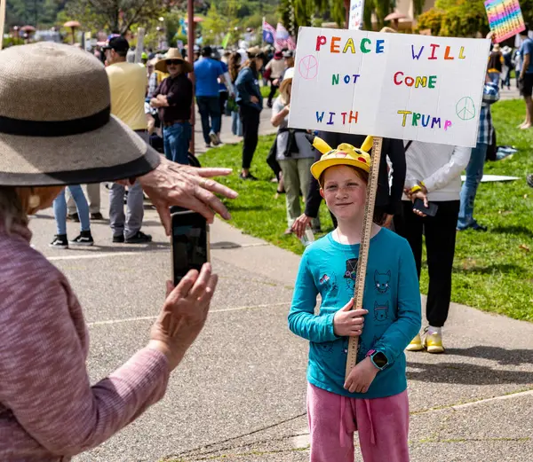 San Rafael California 'daki Marin Center' da Bölünmez Protesto 