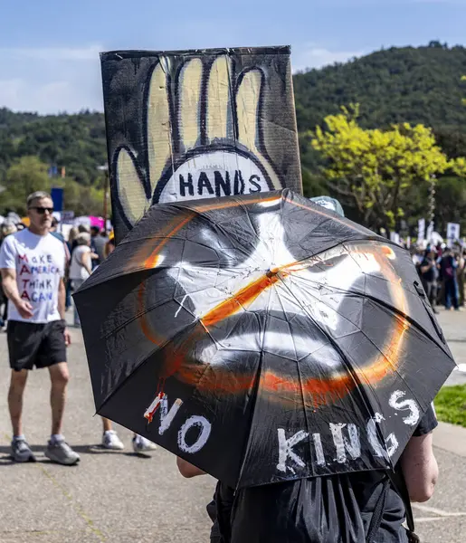 San Rafael California 'daki Marin Center' da Bölünmez Protesto 