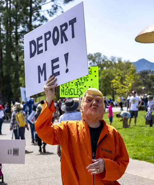 San Rafael California 'daki Marin Center' da Bölünmez Protesto 