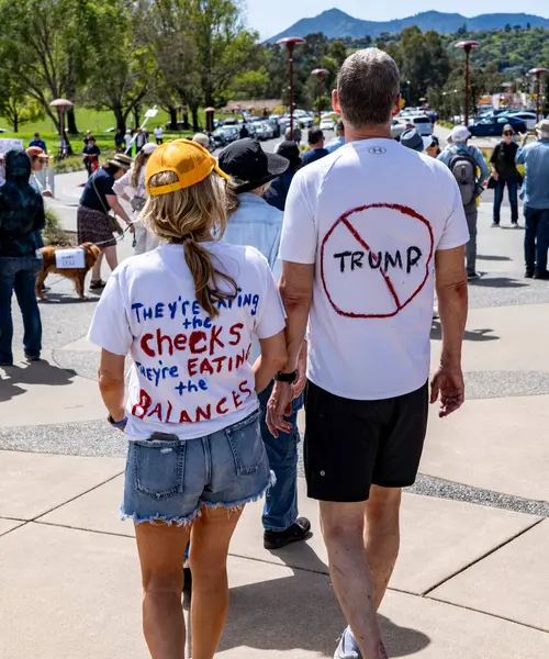 San Rafael California 'daki Marin Center' da Bölünmez Protesto 