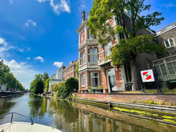 Lahey Hollanda Haziran 2022 Canlı Mavi Gökyüzü Ile Tipik Bir — Stok fotoğraf