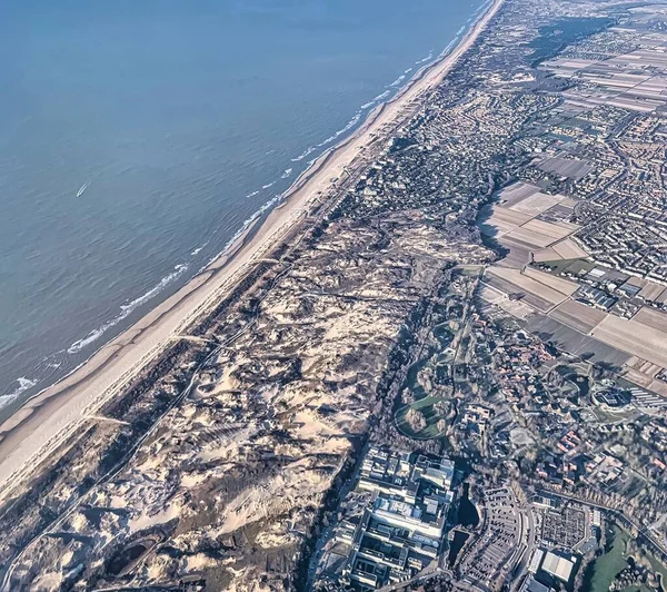 オランダ エア2022年3月7日 ビーチ 自然と広いオープン北の海とオランダの海岸の空の景色 — ストック写真