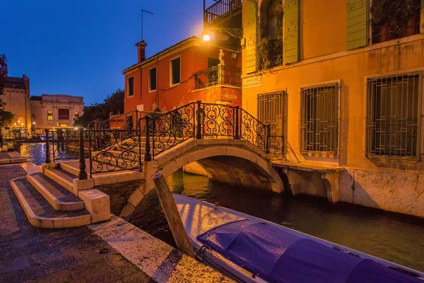 Venice Italy February 2016 Visit Venice Tourists Small Deserted Bridge — Stock Photo, Image