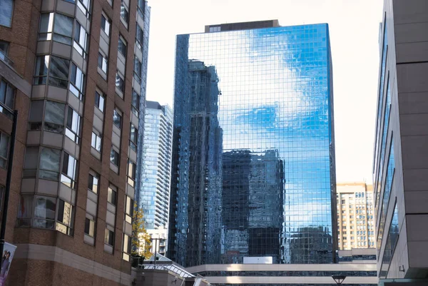 Toronto Canada Oktober 2022 Blank Glasfastighet Eller Kontorsbyggnad Staden — Stockfoto