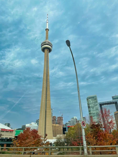 Toronto Canada October 2022 Famous Tower Early Morning Looking Skywards — Stock Photo, Image