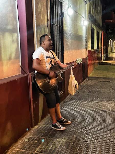 Buenos Aires Argentinien November 2022 Afroamerikanische Straßenmusiker Musizieren Neben Einer — Stockfoto
