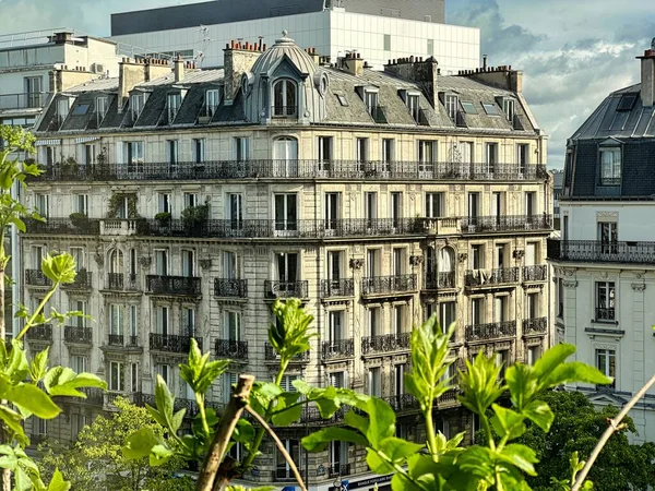 프랑스 2023 발코니가 전형적 건물의 전형적 허스만 — 스톡 사진